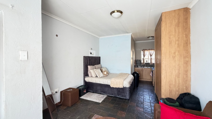 1 Bedroom Property for Sale in Dassie Rand North West